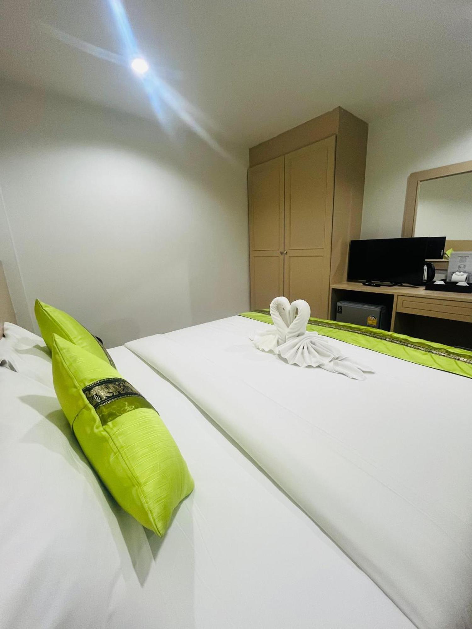28 Boutique Hotel Patong Habitación foto